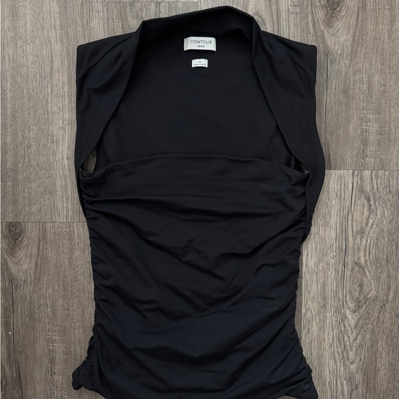 Aritzia Tops - Aritzia Black Sleeveless Blouse